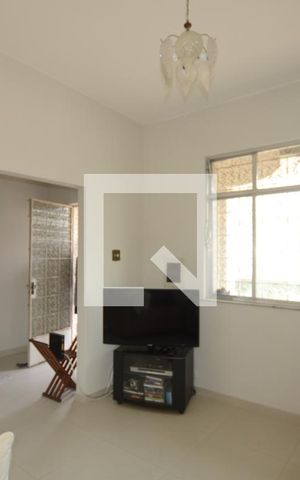 Casa à venda com 300m², 3 quartos e 2 vagasSala