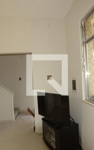 Casa à venda com 300m², 3 quartos e 2 vagasSala