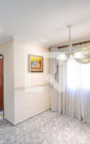 Casa à venda com 251m², 3 quartos e 2 vagas Casa à venda com 251m², 3 quartos e 2 vagasSala