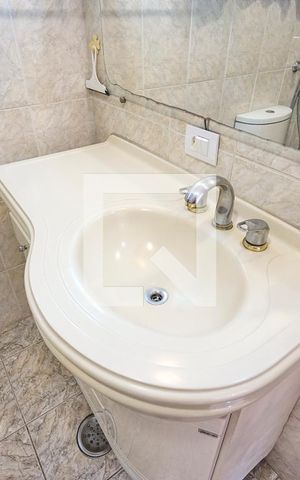 Casa à venda com 251m², 3 quartos e 2 vagas Casa à venda com 251m², 3 quartos e 2 vagasBanheiro da suíte