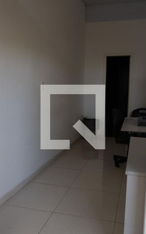 Casa à venda com 240m², 4 quartos e 2 vagas Casa à venda com 240m², 4 quartos e 2 vagasEscritório