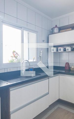 Casa à venda com 190m², 3 quartos e 4 vagas Casa à venda com 190m², 3 quartos e 4 vagasCozinha