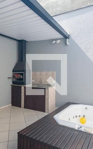 Casa à venda com 190m², 3 quartos e 4 vagas Casa à venda com 190m², 3 quartos e 4 vagasQuintal