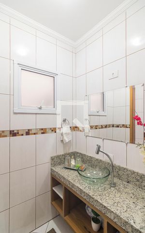 Casa à venda com 190m², 3 quartos e 4 vagas Casa à venda com 190m², 3 quartos e 4 vagasLavabo