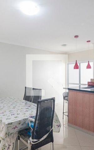 Casa à venda com 190m², 3 quartos e 4 vagas Casa à venda com 190m², 3 quartos e 4 vagasCopa