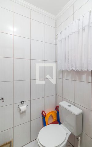 Casa à venda com 190m², 3 quartos e 4 vagas Casa à venda com 190m², 3 quartos e 4 vagasLavabo