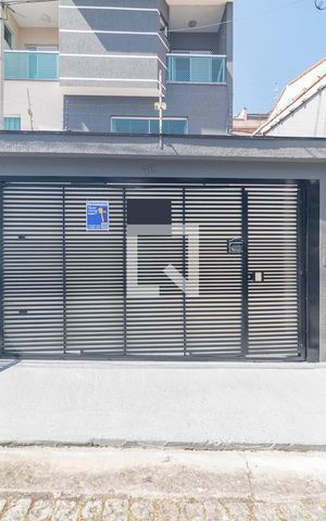 Casa à venda com 190m², 3 quartos e 4 vagas Casa à venda com 190m², 3 quartos e 4 vagasFachada