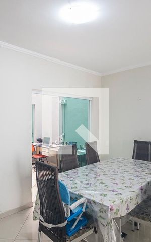 Casa à venda com 190m², 3 quartos e 4 vagas Casa à venda com 190m², 3 quartos e 4 vagasCopa