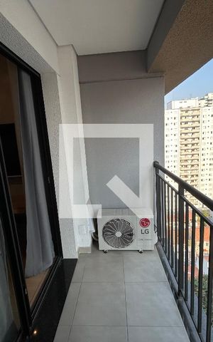 Apartamento à venda com 32m², 1 quarto e sem vaga Apartamento à venda com 32m², 1 quarto e sem vagaVaranda