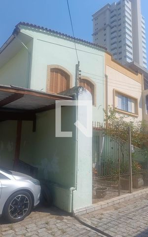 Casa à venda com 107m², 3 quartos e 1 vaga Casa à venda com 107m², 3 quartos e 1 vagaFachada