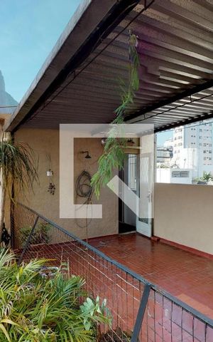 Casa à venda com 240m², 5 quartos e 1 vaga