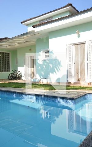 Casa à venda com 980m², 3 quartos e 7 vagasPiscina