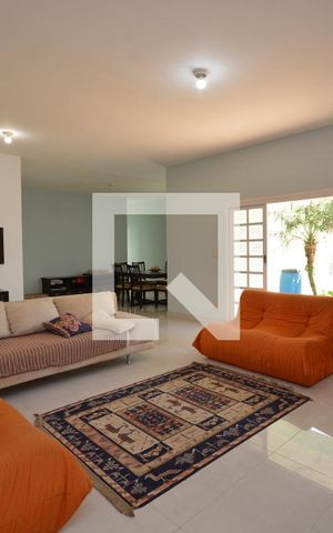 Casa à venda com 980m², 3 quartos e 7 vagasSala