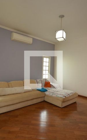 Casa à venda com 980m², 3 quartos e 7 vagasSala TV