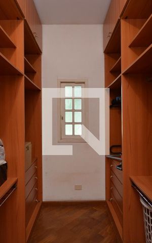 Casa à venda com 980m², 3 quartos e 7 vagasCloset da Suíte 1