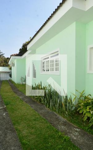 Casa à venda com 980m², 3 quartos e 7 vagasCorredor Externo