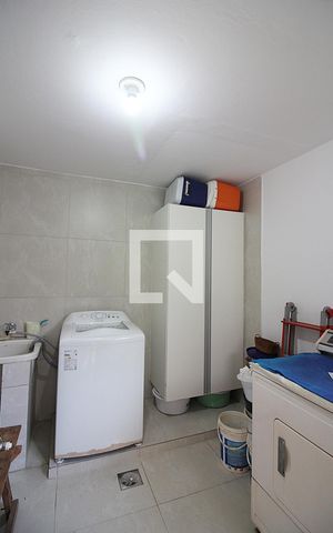 Casa à venda com 202m², 3 quartos e 2 vagasÁrea de Serviço