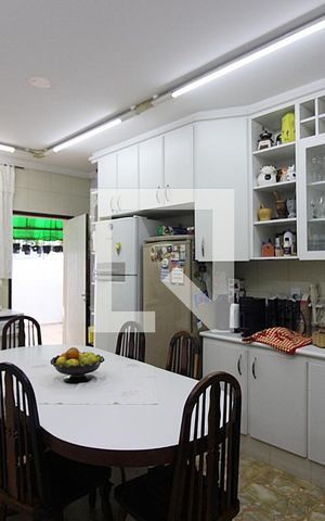 Casa à venda com 202m², 3 quartos e 2 vagasCozinha