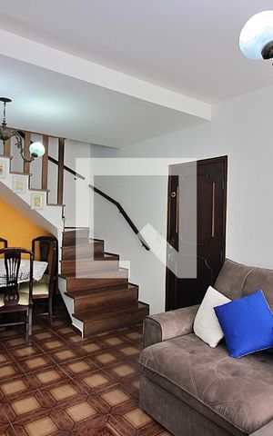 Casa à venda com 202m², 3 quartos e 2 vagasSala