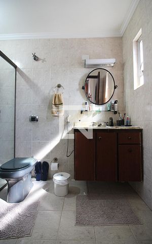 Casa à venda com 202m², 3 quartos e 2 vagasQuarto 1 - Suíte Banheiro
