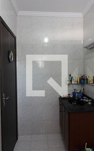 Casa à venda com 202m², 3 quartos e 2 vagasQuarto 3 - Suíte Banheiro