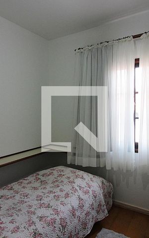 Casa à venda com 202m², 3 quartos e 2 vagasQuarto 2