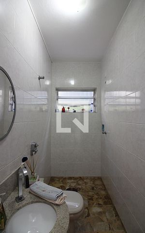 Casa à venda com 202m², 3 quartos e 2 vagasBanheiro Social 2