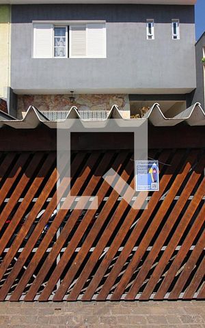 Casa à venda com 202m², 3 quartos e 2 vagasFachada