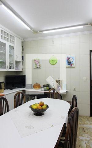 Casa à venda com 202m², 3 quartos e 2 vagasCozinha