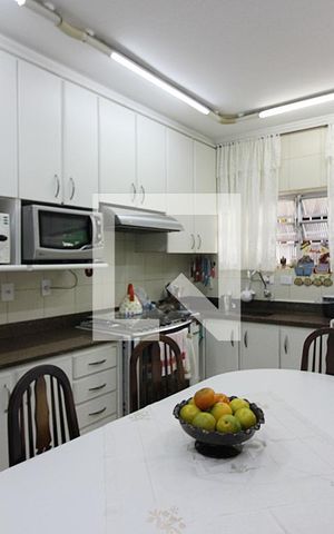 Casa à venda com 202m², 3 quartos e 2 vagasCozinha