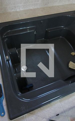 Casa à venda com 202m², 3 quartos e 2 vagasQuarto 1 - Suíte Banheiro Banheira