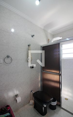 Casa à venda com 202m², 3 quartos e 2 vagasQuarto 3 - Suíte Banheiro