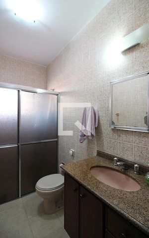 Casa à venda com 202m², 3 quartos e 2 vagasBanheiro Social 1