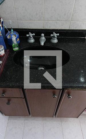 Casa à venda com 202m², 3 quartos e 2 vagasQuarto 3 - Suíte Banheiro
