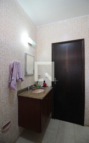 Casa à venda com 202m², 3 quartos e 2 vagasBanheiro Social 1