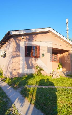 Casa à venda com 58m², 2 quartos e 5 vagas Casa à venda com 58m², 2 quartos e 5 vagasFachada