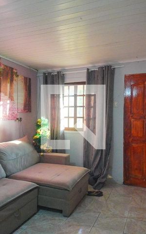 Casa à venda com 58m², 2 quartos e 5 vagas Casa à venda com 58m², 2 quartos e 5 vagasSala