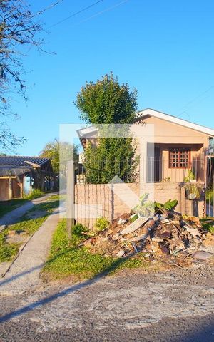Casa à venda com 58m², 2 quartos e 5 vagas Casa à venda com 58m², 2 quartos e 5 vagasFachada