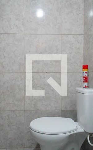 Casa à venda com 58m², 2 quartos e 5 vagas Casa à venda com 58m², 2 quartos e 5 vagasBanheiro
