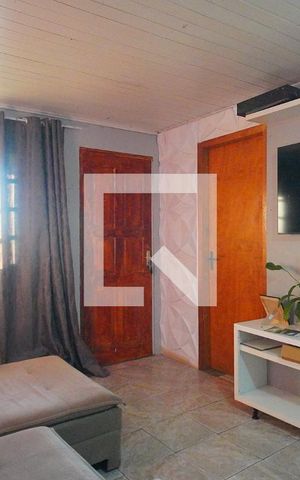Casa à venda com 58m², 2 quartos e 5 vagas Casa à venda com 58m², 2 quartos e 5 vagasSala