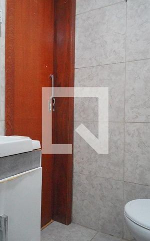 Casa à venda com 58m², 2 quartos e 5 vagas Casa à venda com 58m², 2 quartos e 5 vagasBanheiro