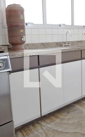 Apartamento à venda com 304m², 4 quartos e 3 vagasCozinha