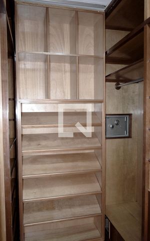 Apartamento à venda com 304m², 4 quartos e 3 vagasCloset Suíte principal