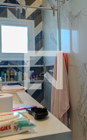 Casa à venda com 200m², 2 quartos e 2 vagas Casa à venda com 200m², 2 quartos e 2 vagasSuíte 1 do piso superior