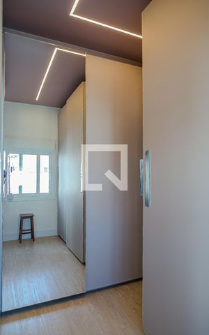 Casa à venda com 200m², 2 quartos e 2 vagas Casa à venda com 200m², 2 quartos e 2 vagasCloset do Quarto 2 do piso superior