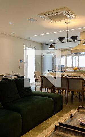 Casa à venda com 200m², 2 quartos e 2 vagas Casa à venda com 200m², 2 quartos e 2 vagasSala