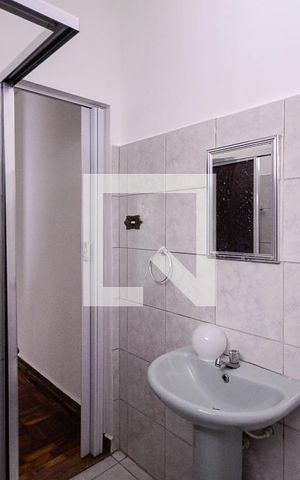 Casa à venda com 90m², 1 quarto e sem vaga Casa à venda com 90m², 1 quarto e sem vagaBanheiro