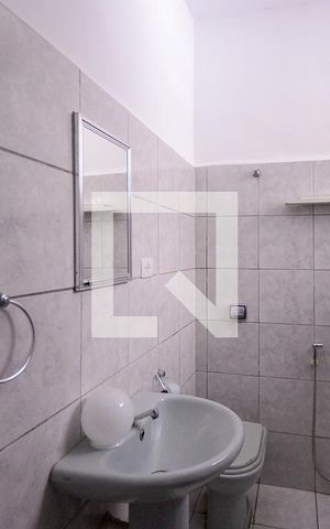 Casa à venda com 90m², 1 quarto e sem vaga Casa à venda com 90m², 1 quarto e sem vagaBanheiro