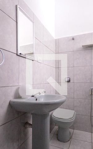 Casa à venda com 90m², 1 quarto e sem vaga Casa à venda com 90m², 1 quarto e sem vagaBanheiro