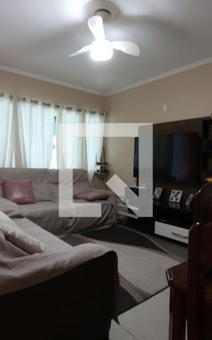 Casa à venda com 220m², 4 quartos e 4 vagasSala
